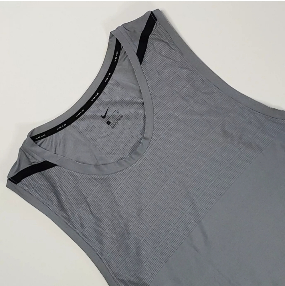 Nike Tech Pack Mens Size L Running Jogging Tank Top Grey Platinum AR0198-043